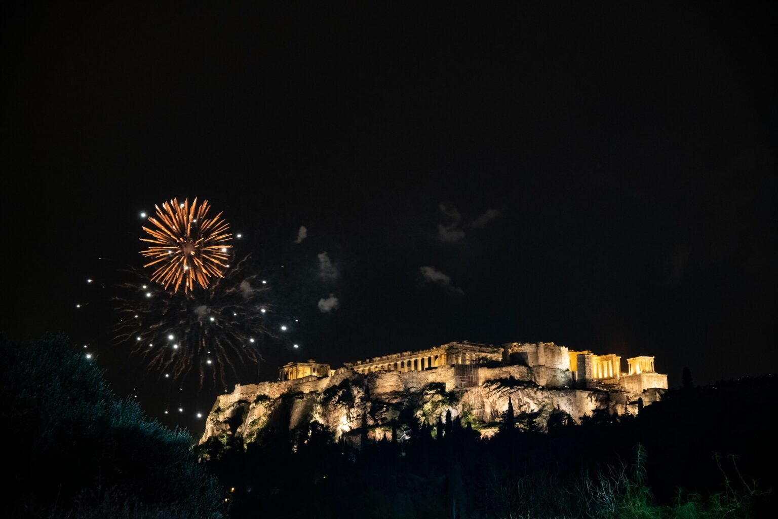 Athens Christmas Magic Private Half-Day Acropolis & Festive City Tour! – photo 4