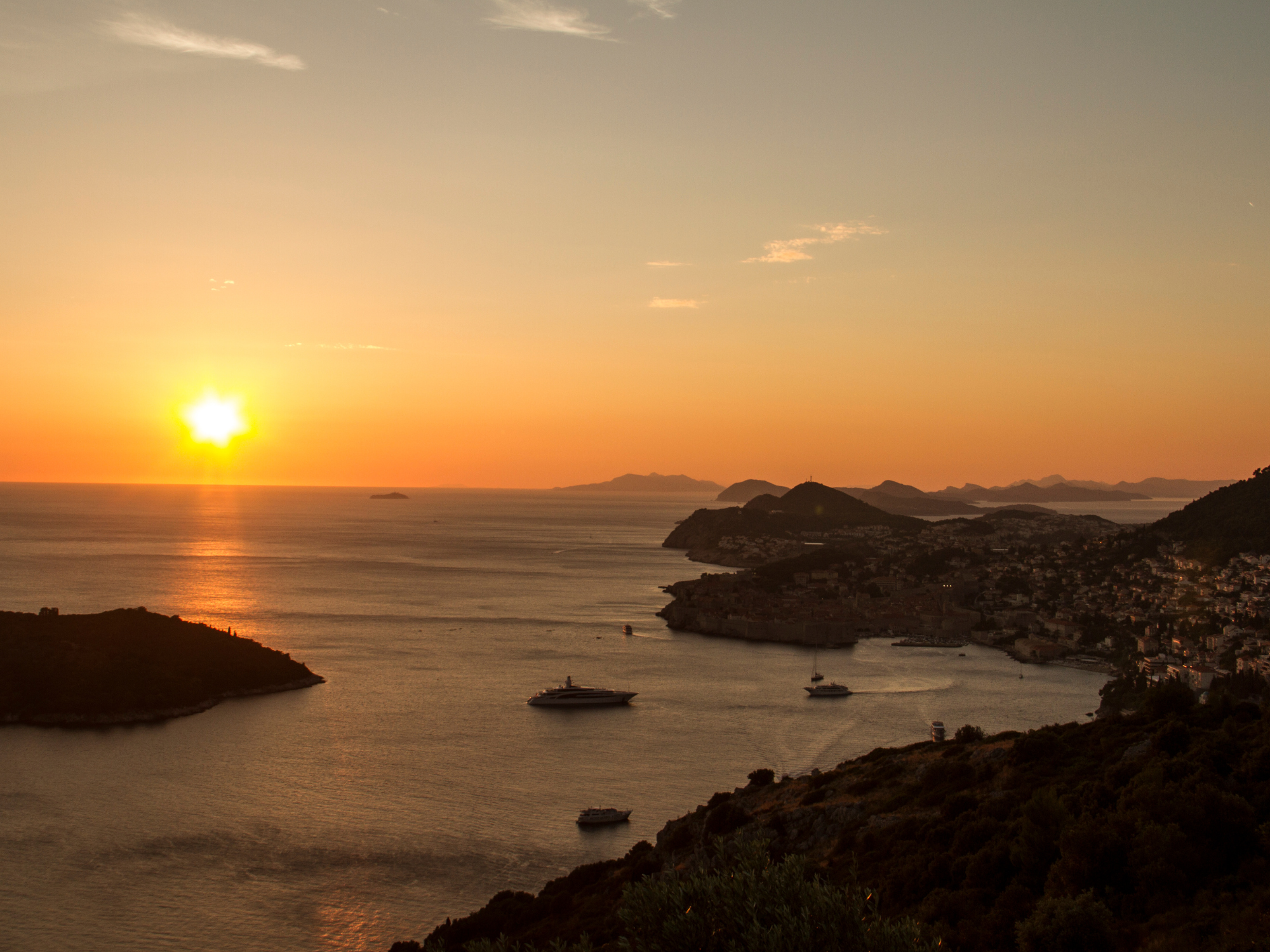 Golden hour SUNSET CRUISE - Photo 4