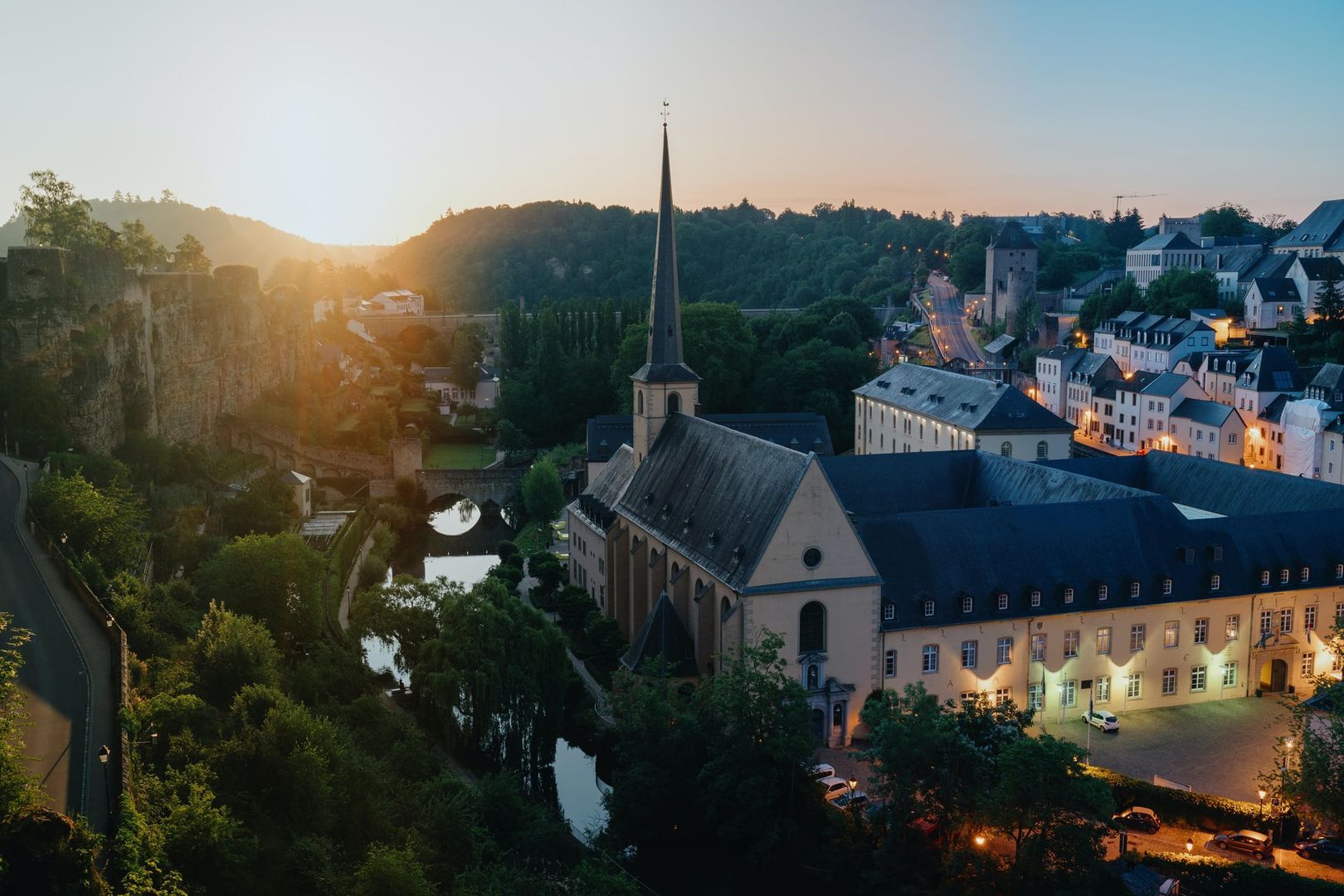 Luxembourg in 1 Day: Walking Audio Tour on Mobile App
