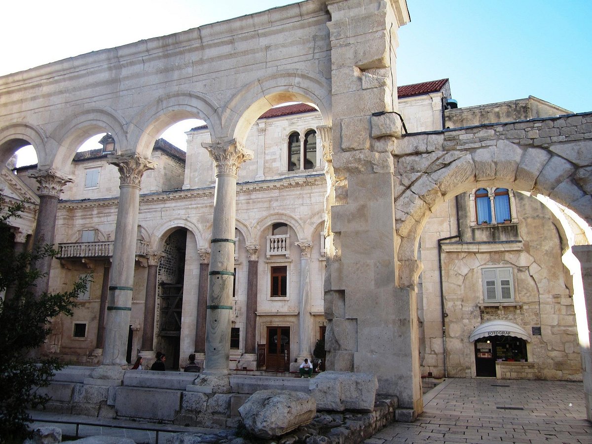 Evening Group Walking Tour - Split Old City Diocletian's Palace - Photo 6