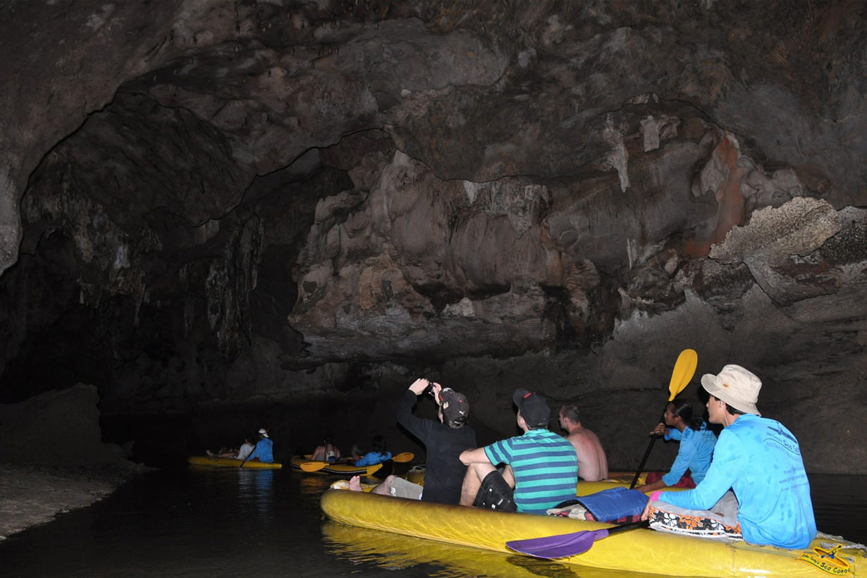 Tour en canoa por la cueva de John Gray en la bahía de Phang Nga