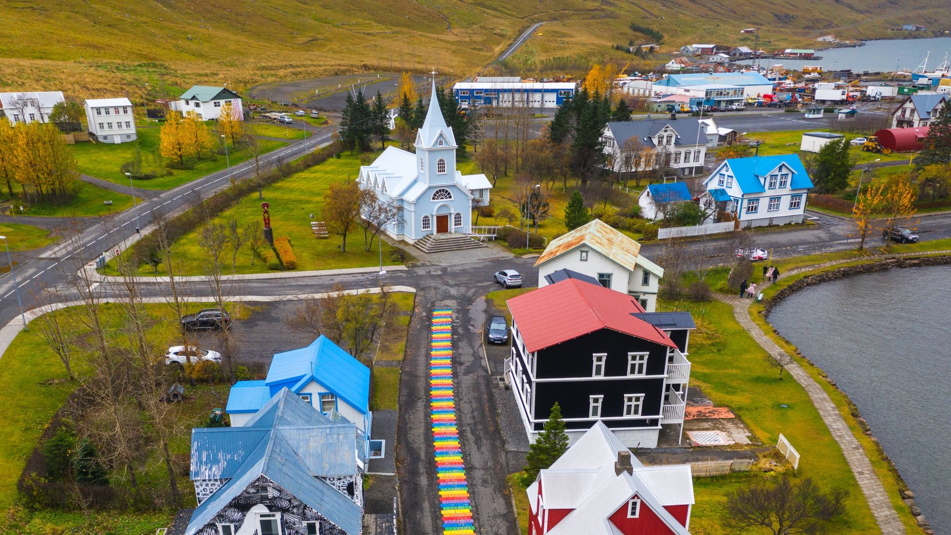  Waterfall & Warmth: Gufufoss & Vök Baths Tour from Seyðisfjörður Port - photo 2