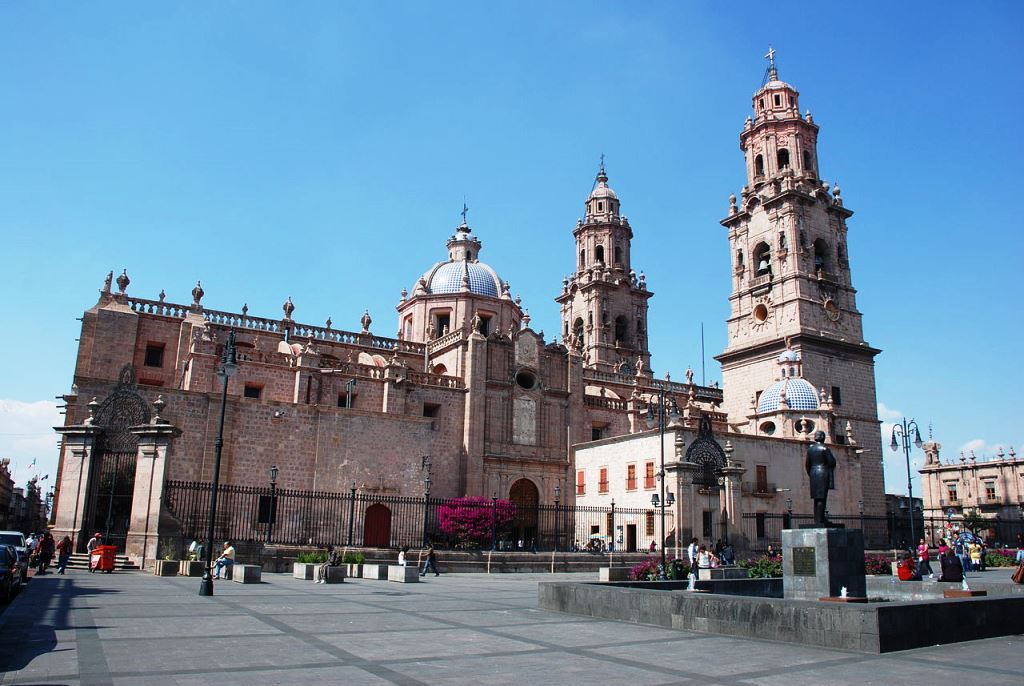 Guadalajara Tour: Discover Colonial Towns, Ruins, Tequila, & Beaches (10 Days)