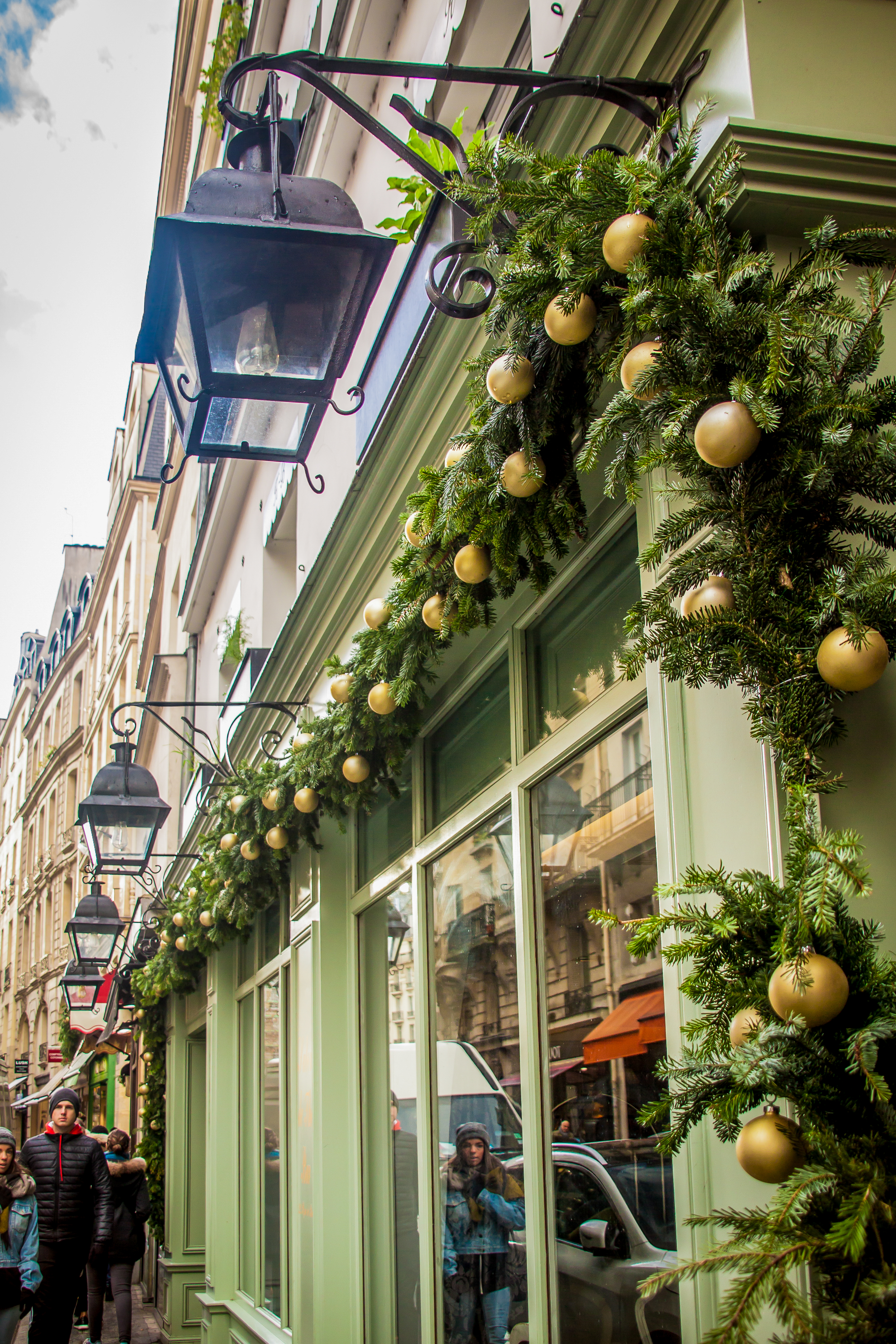Christmas Gourmet Walking Tour – Image 3 | WeShare