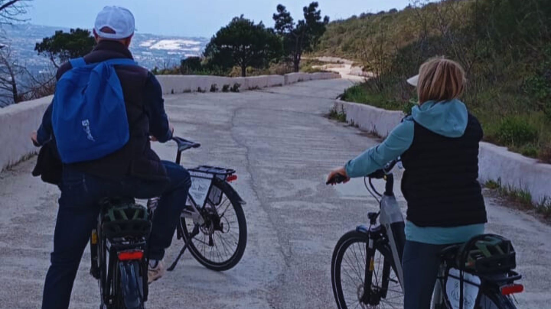 Naples: e-bike rental on Mount Vesuvius with crater access - Photo 3
