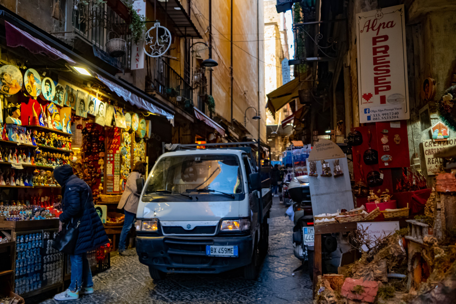 NAPLES HYSTORICAL CENTRE  with UNDERGROUND RUINS complete guided tour (ita/engl/span) - Photo 15