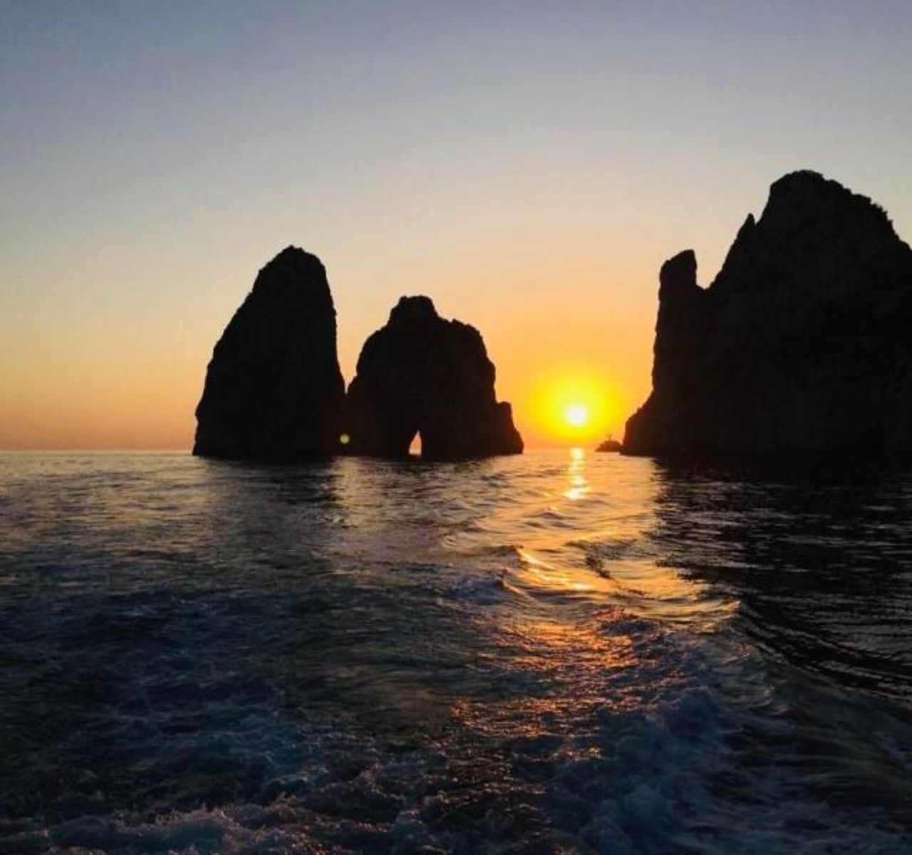 Capri: Experience the magic of the island with an unforgettable Sunset Tour - Photo 2