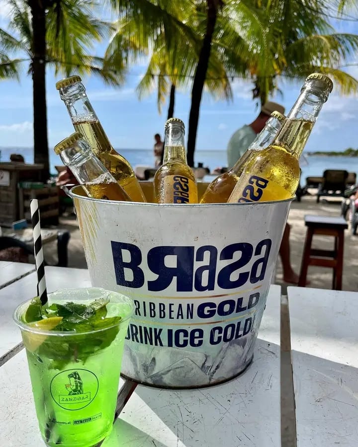 Saturday Night Fever en Curaçao: bocados, karaoke y ruta de bares