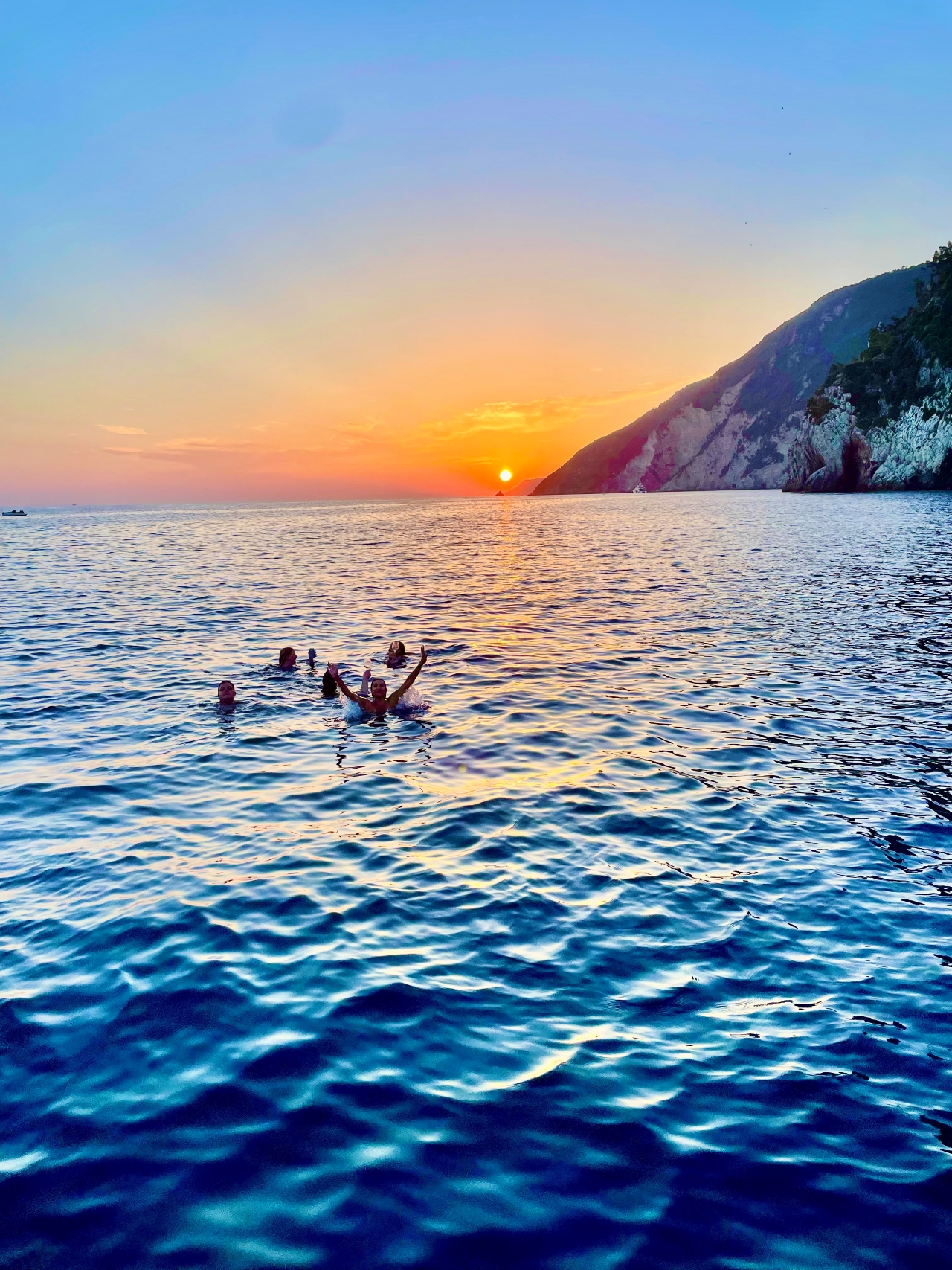 Sunset Magic: 5 Terre, La Spezia, Portovenere & Lerici Tour - Photo 2