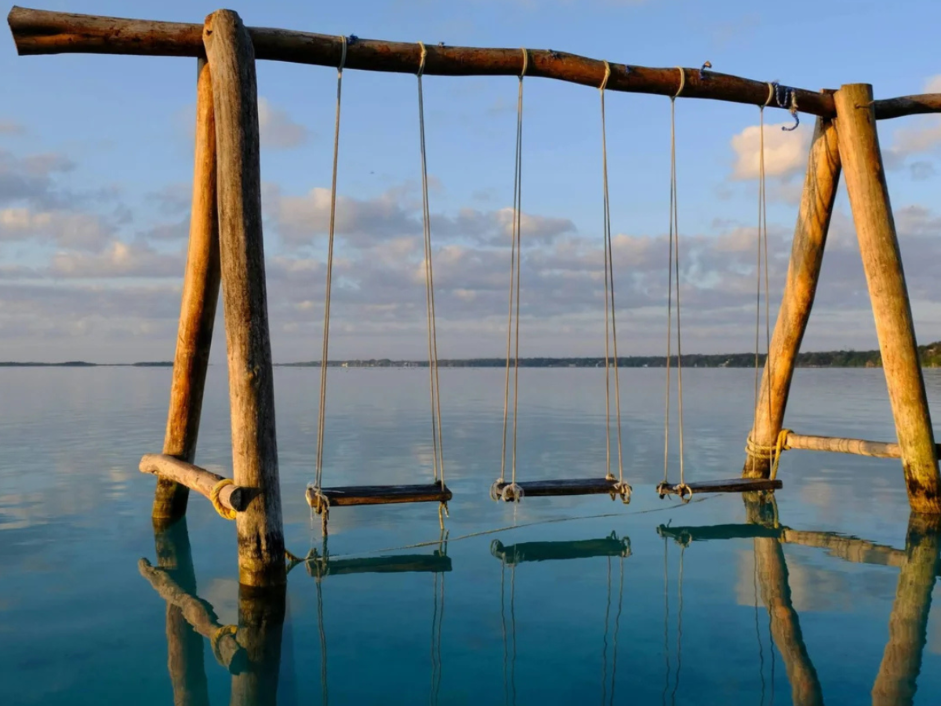 Tour a Bacalar , Laguna de los Siete Colores