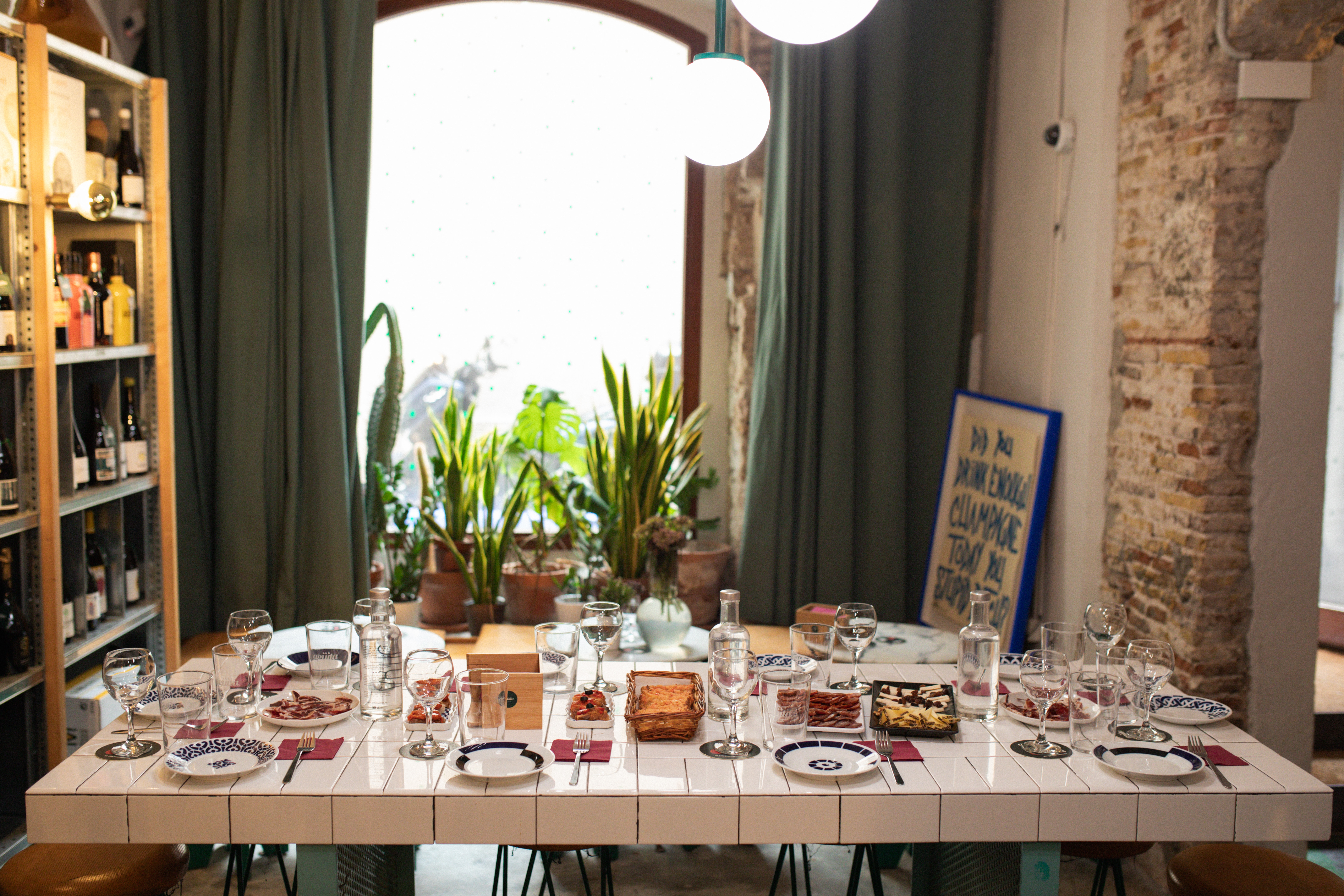 Tapas & Wine Experience