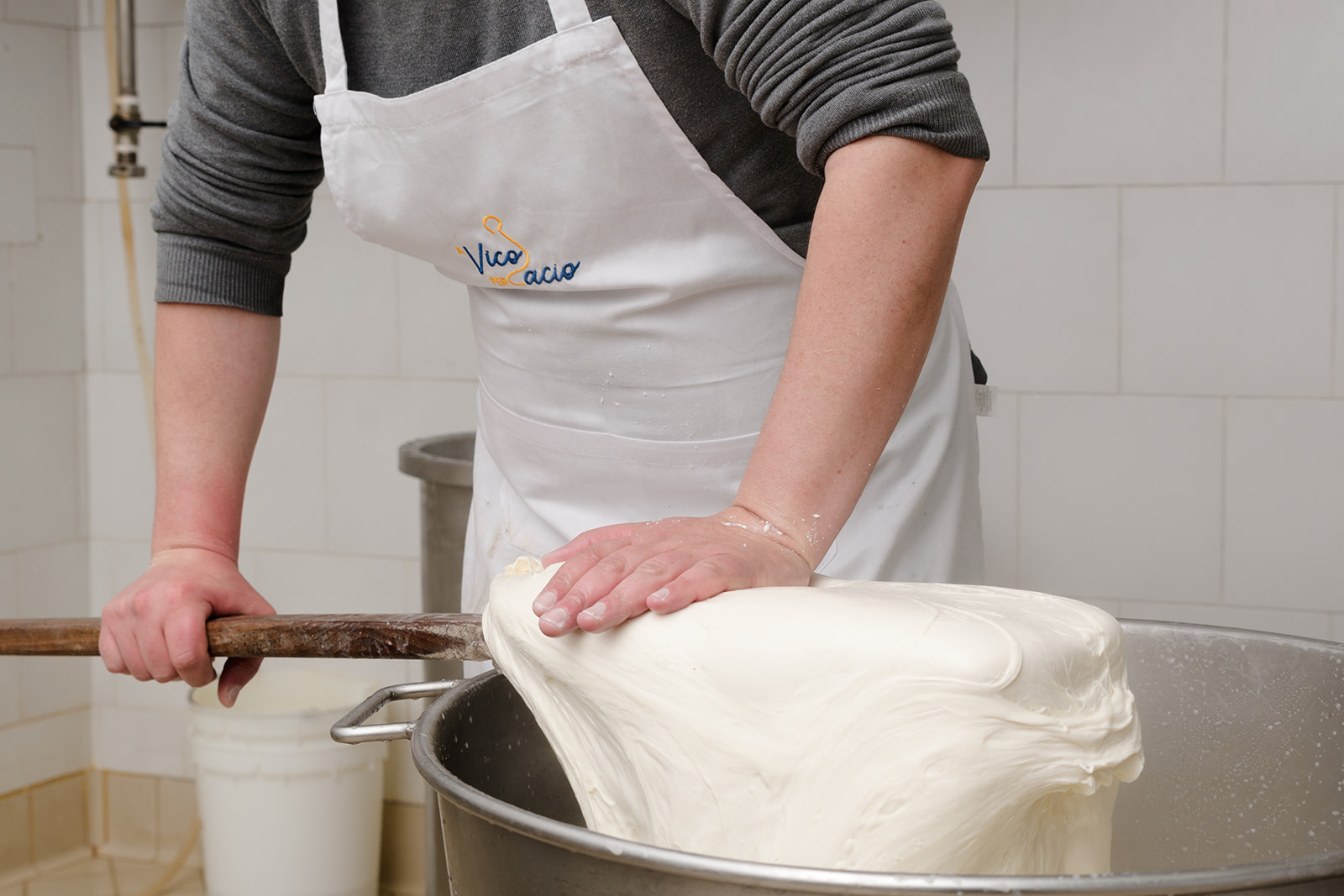 Sorrento: mozzarella cheese workshop at a dairy in Vico Equense - Photo 3