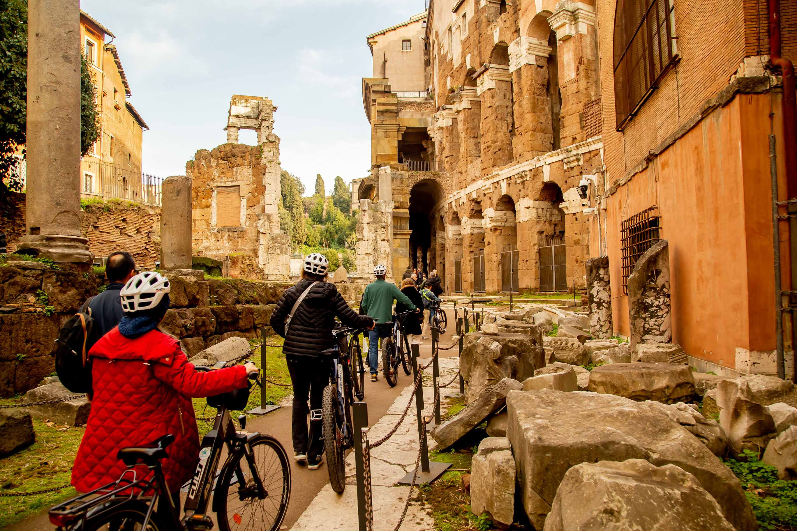 Roma'da Bir Gün e-bisiklet Turu ve Öğle Yemeği ile