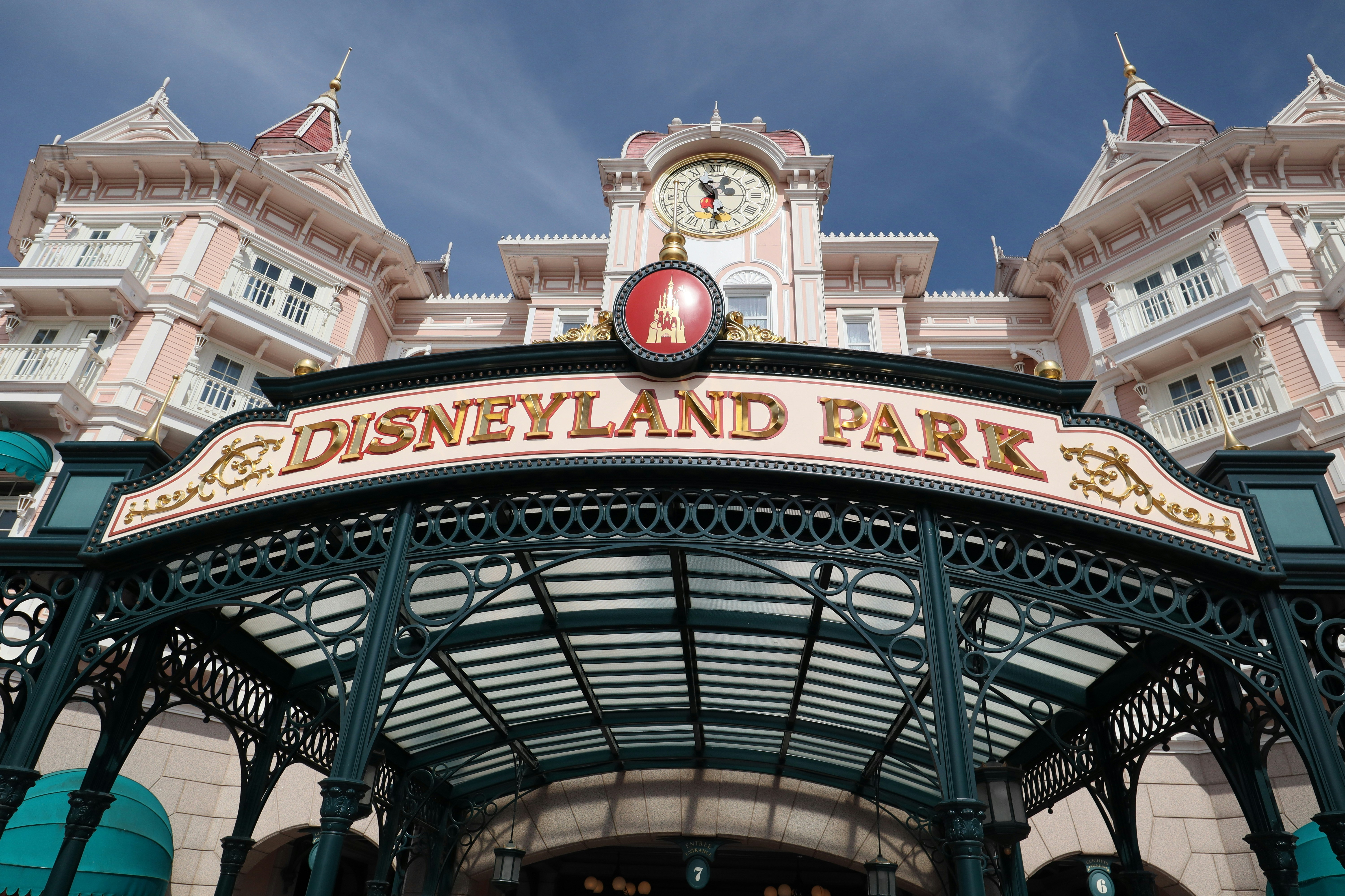 Disneyland Paris 1 Day Entrance Ticket - Photo 3
