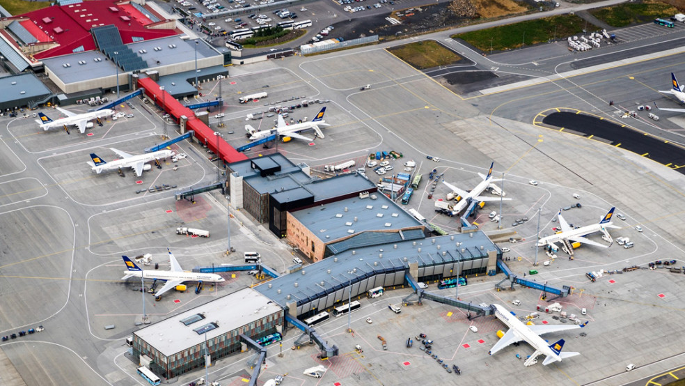 Private Transfer From Keflavik Airport To Reykjavik With Stop At Blue Lagoon