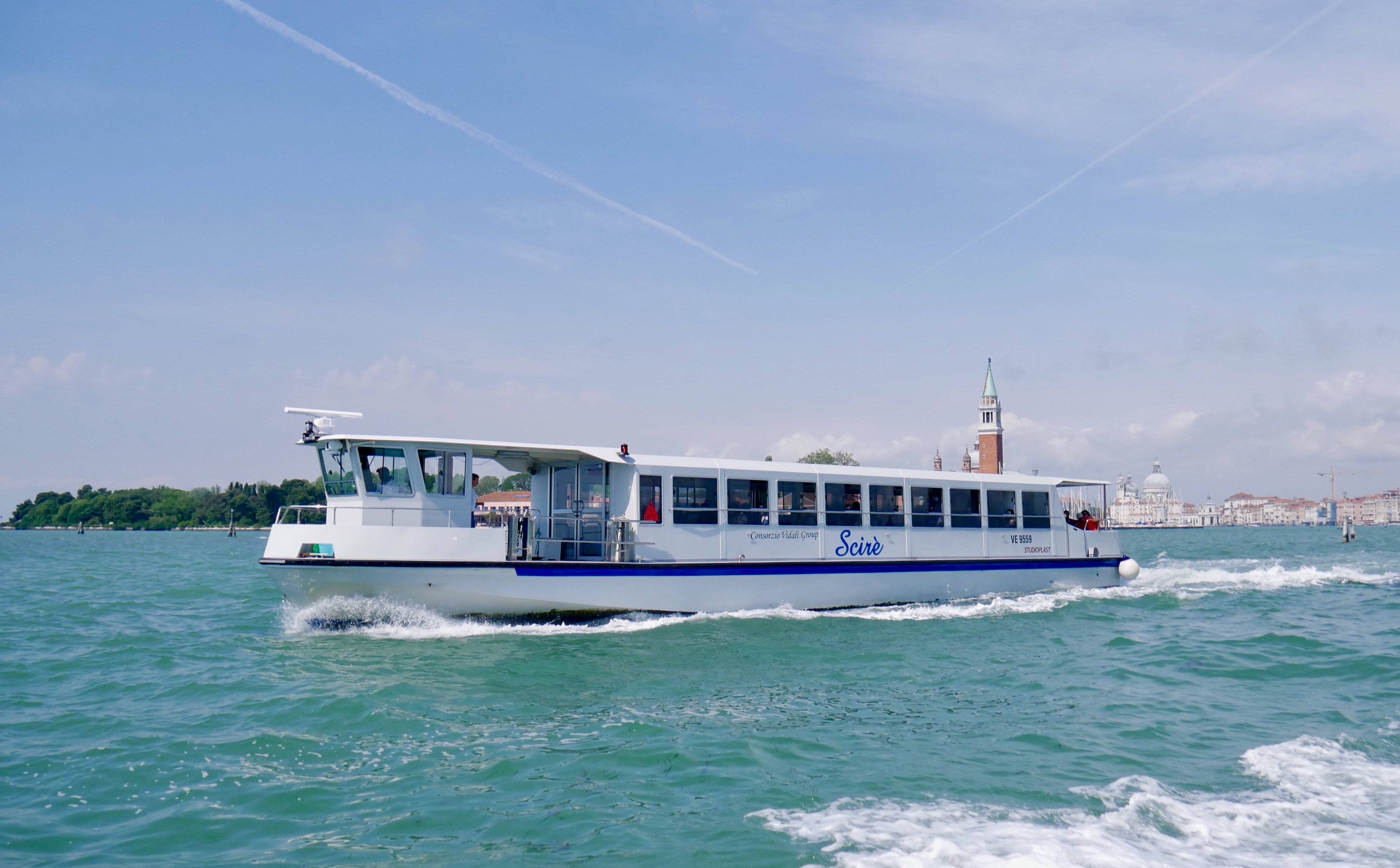 Private speedboat transfer from Marco Polo Airport to Venice - Photo 4