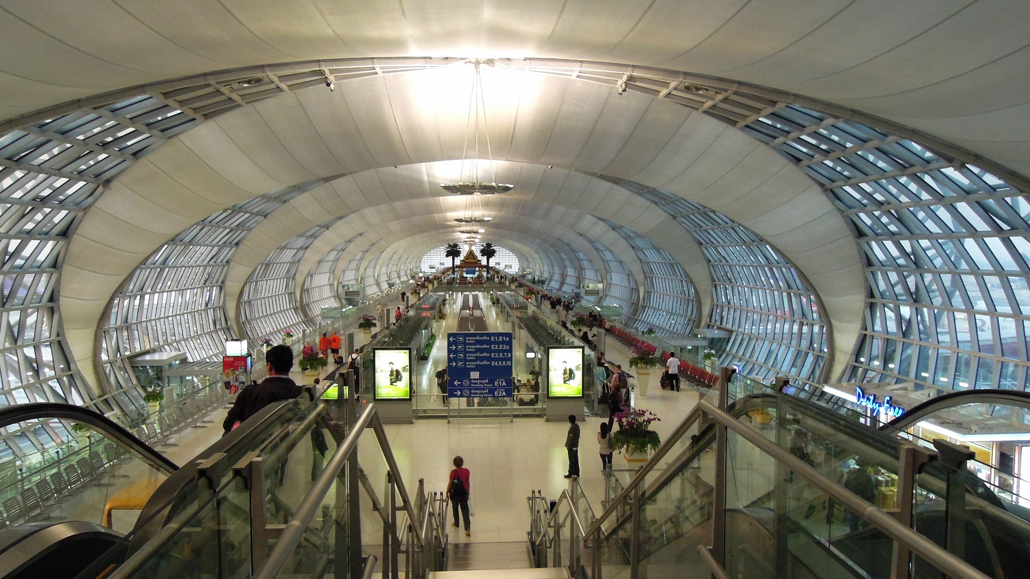 Hızlandırılmış Hızlı Geçiş Hizmeti: Bangkok Suvarnabhumi Havalimanı