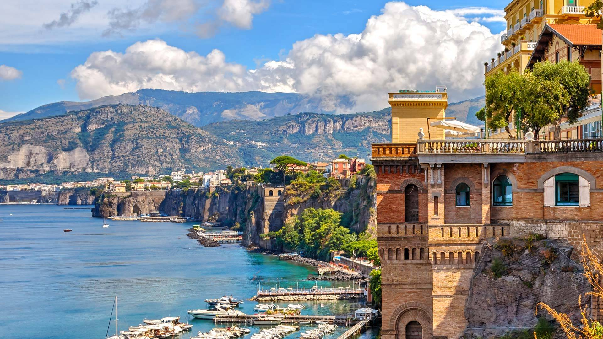 Tour of Pompeii and Sorrento from Naples with private Transfer