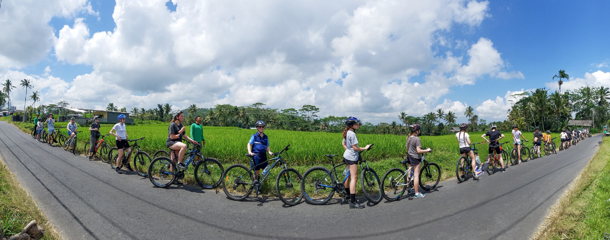 A Ride Tour rural en bicicleta por Bali que incluye recogida en el hotel