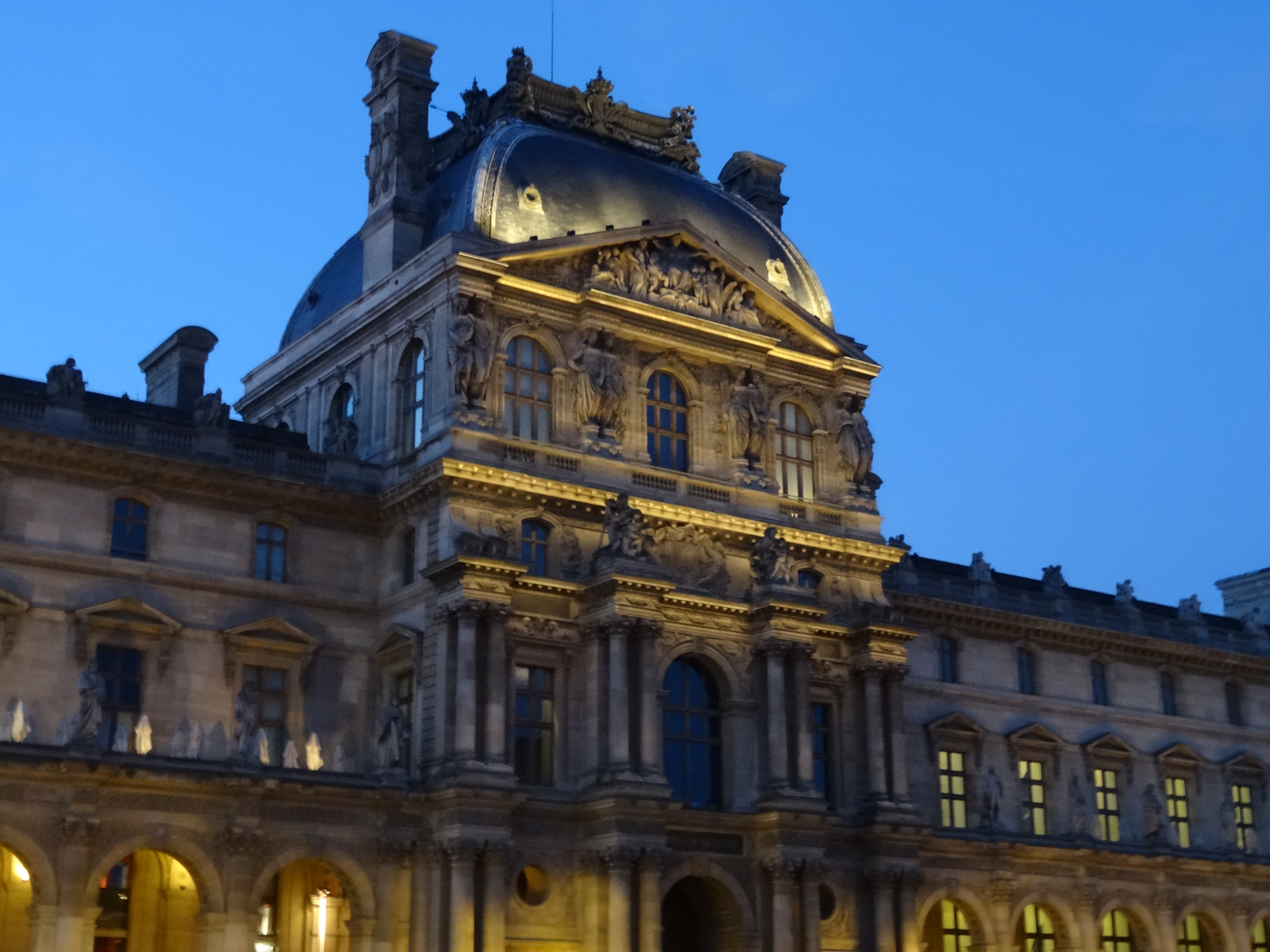 PRIVATE PARIS BY NIGHT >> Illumination Tour - Photo 5