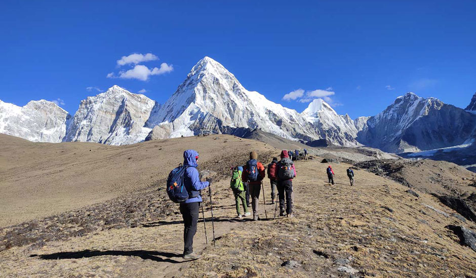 Day 2: Fly to Lukla, trek to Phakding 1