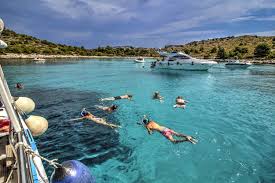 Tour privado en barco al parque nacional Kornati y al parque natural de Telašćica