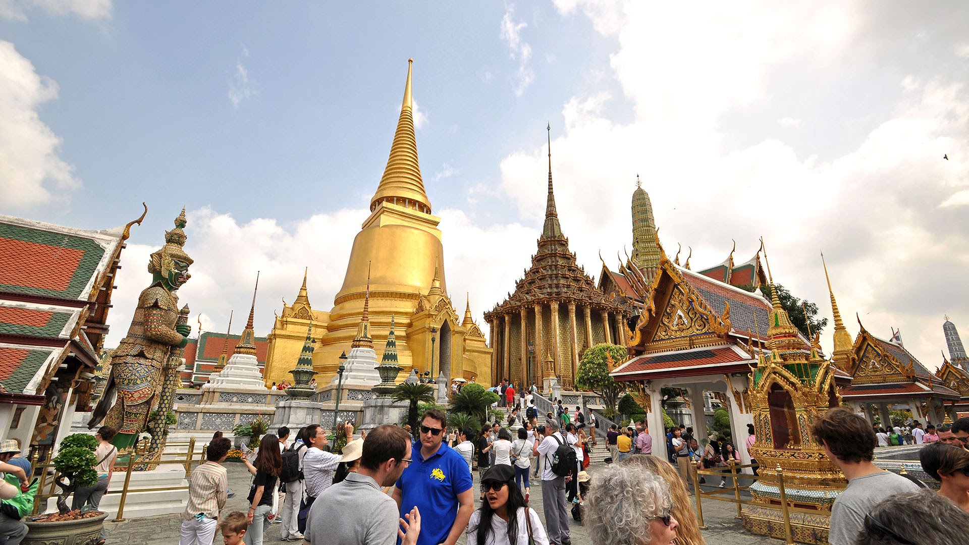 Grand Palace with Wat Phra Kaew Private Tour