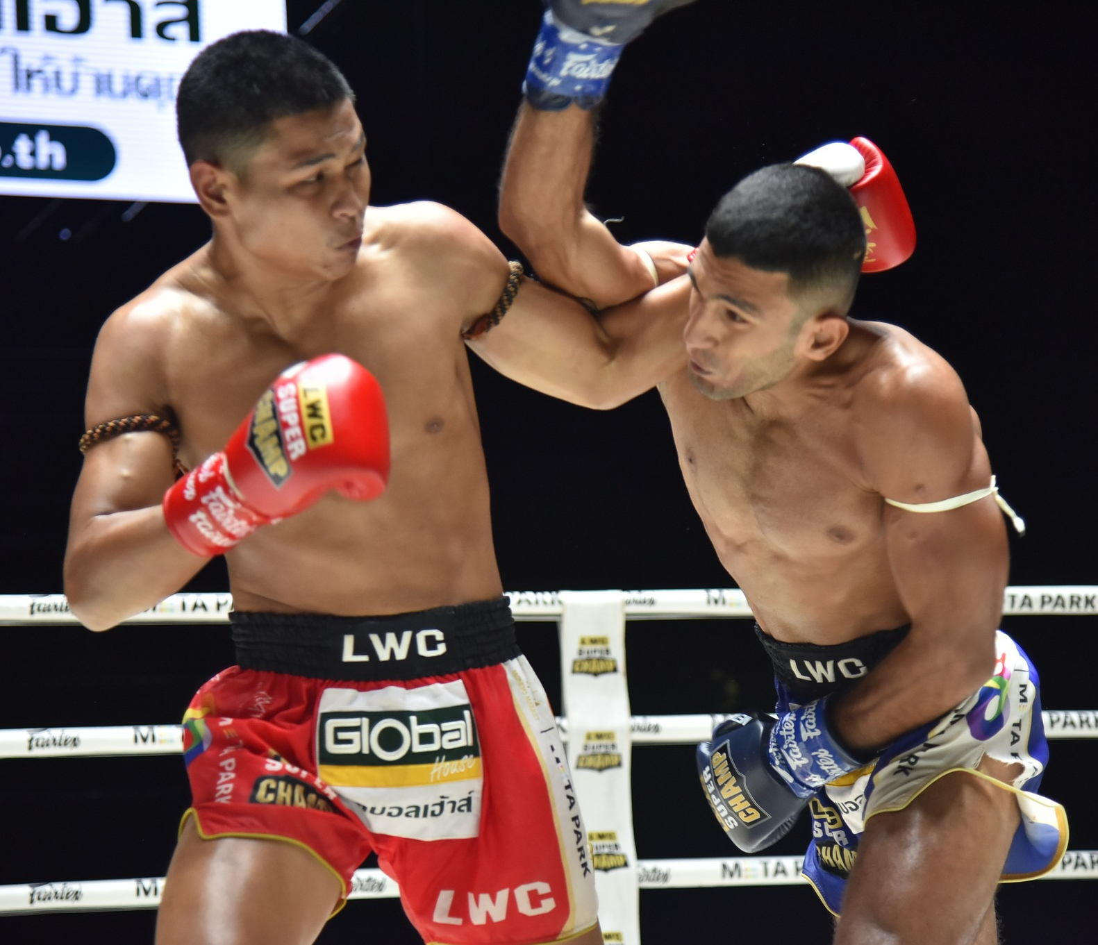 BANGKOK: ESTADIO LUMPINEE - SUPERCAMPEÓN Pelea de Muay Thai - Foto 4