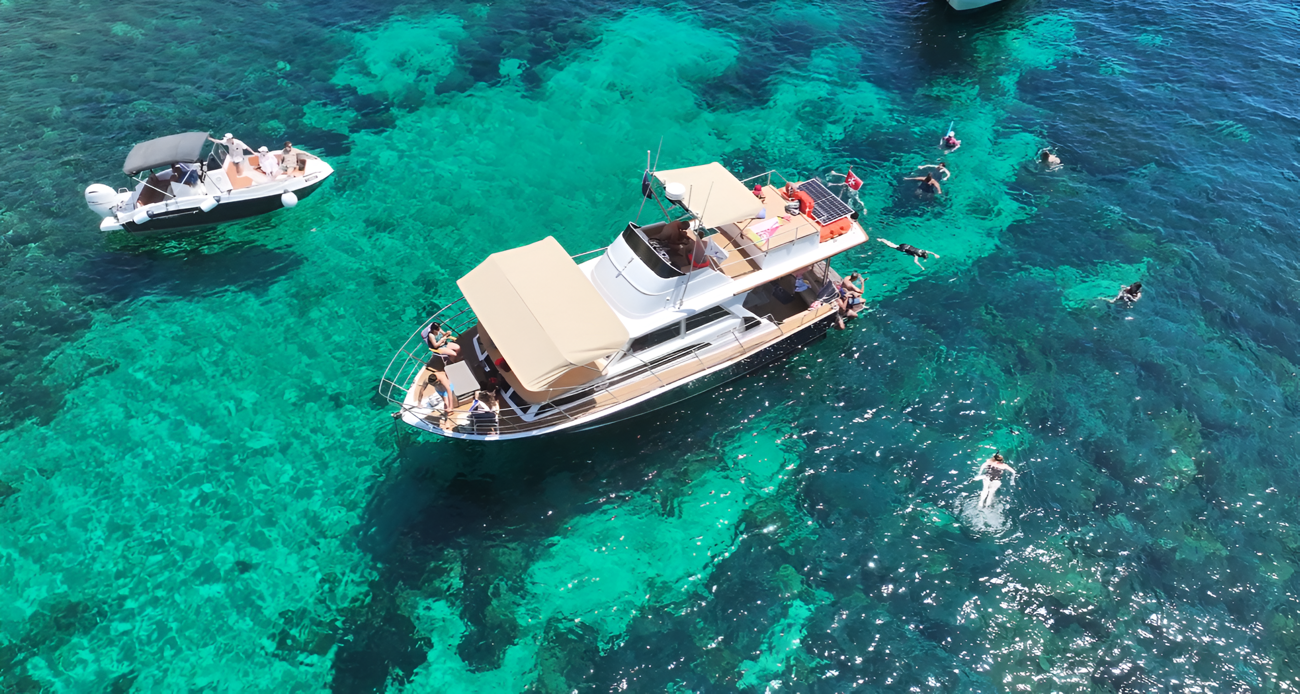 Malta Waves of Heritage: Cruise and Vintage Bus Tour Combination