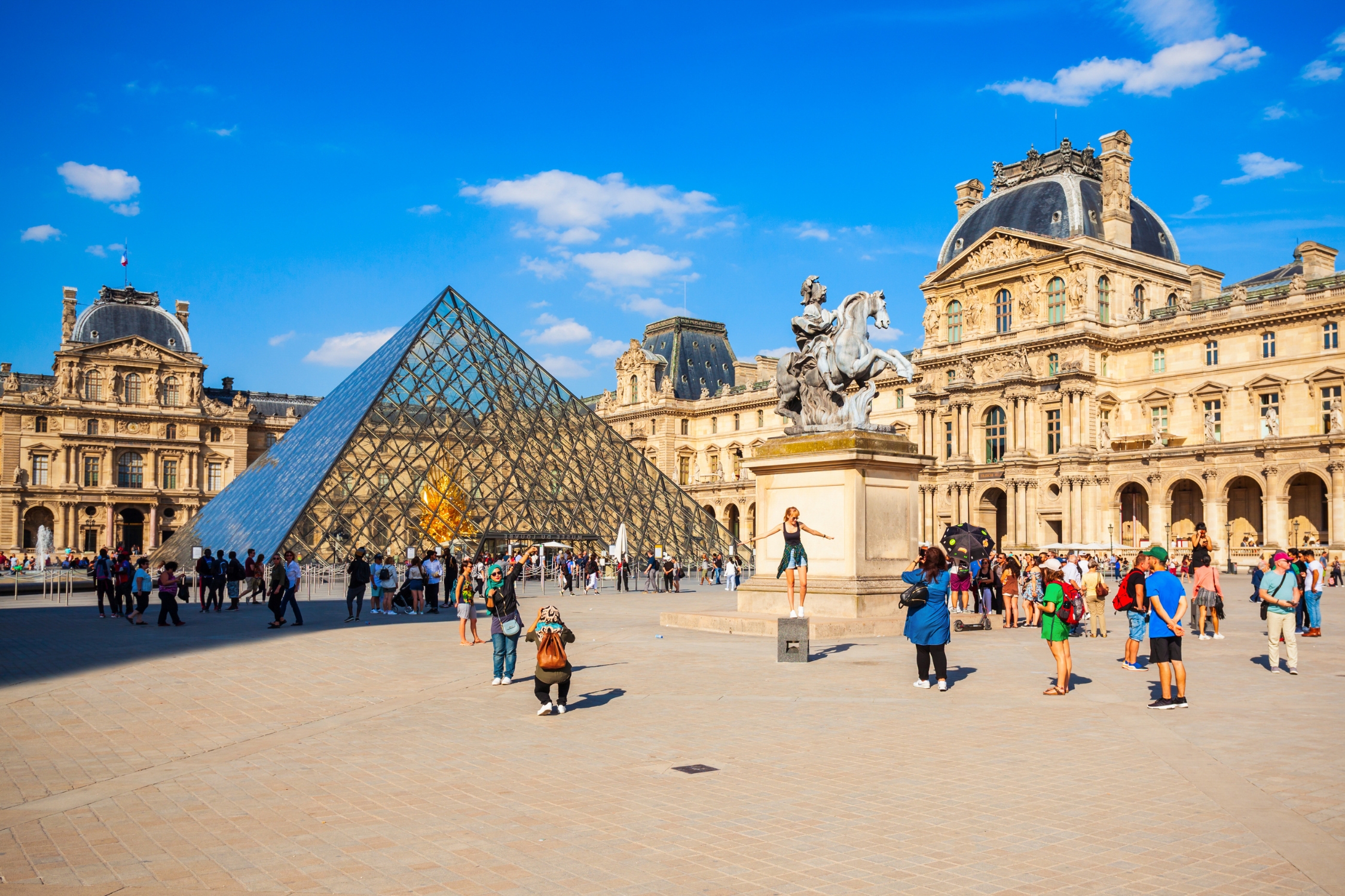 Guided Tour Inside the Louvre – Image 3 | WeShare