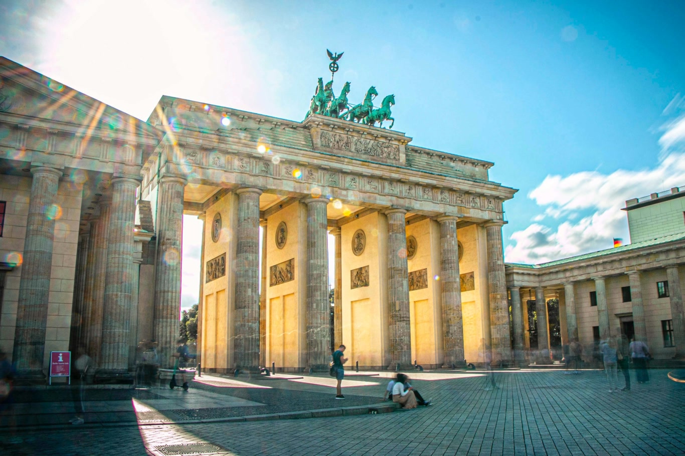 Berlin: self-guided tour with audio guide – Image 2 | WeShare