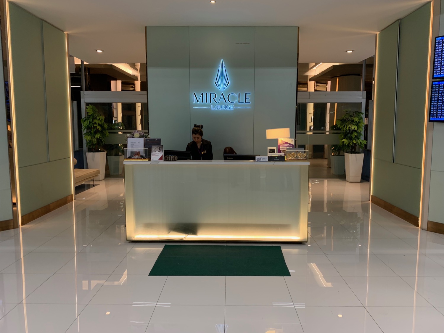 Bangkok Suvarnabhumi Havalimanı'nda (Yerli ve Uluslararası) Lounge Erişimi