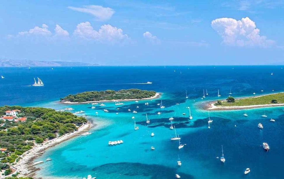 All Inclusive Blue Lagoon tour from Split with Three Islands Visit - Photo 8