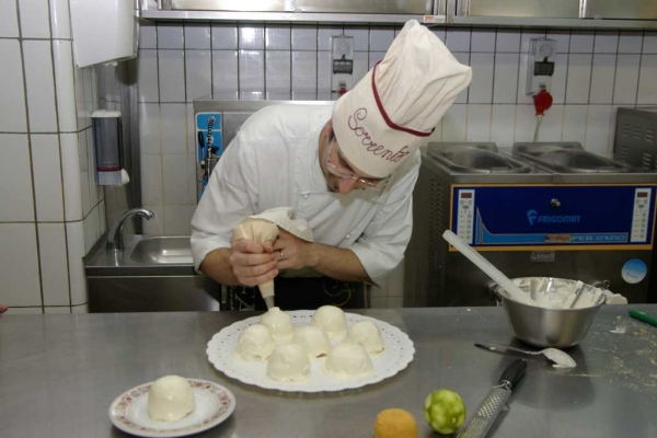 Sorrento: Gelato Making Class for Small Groups - Photo 5