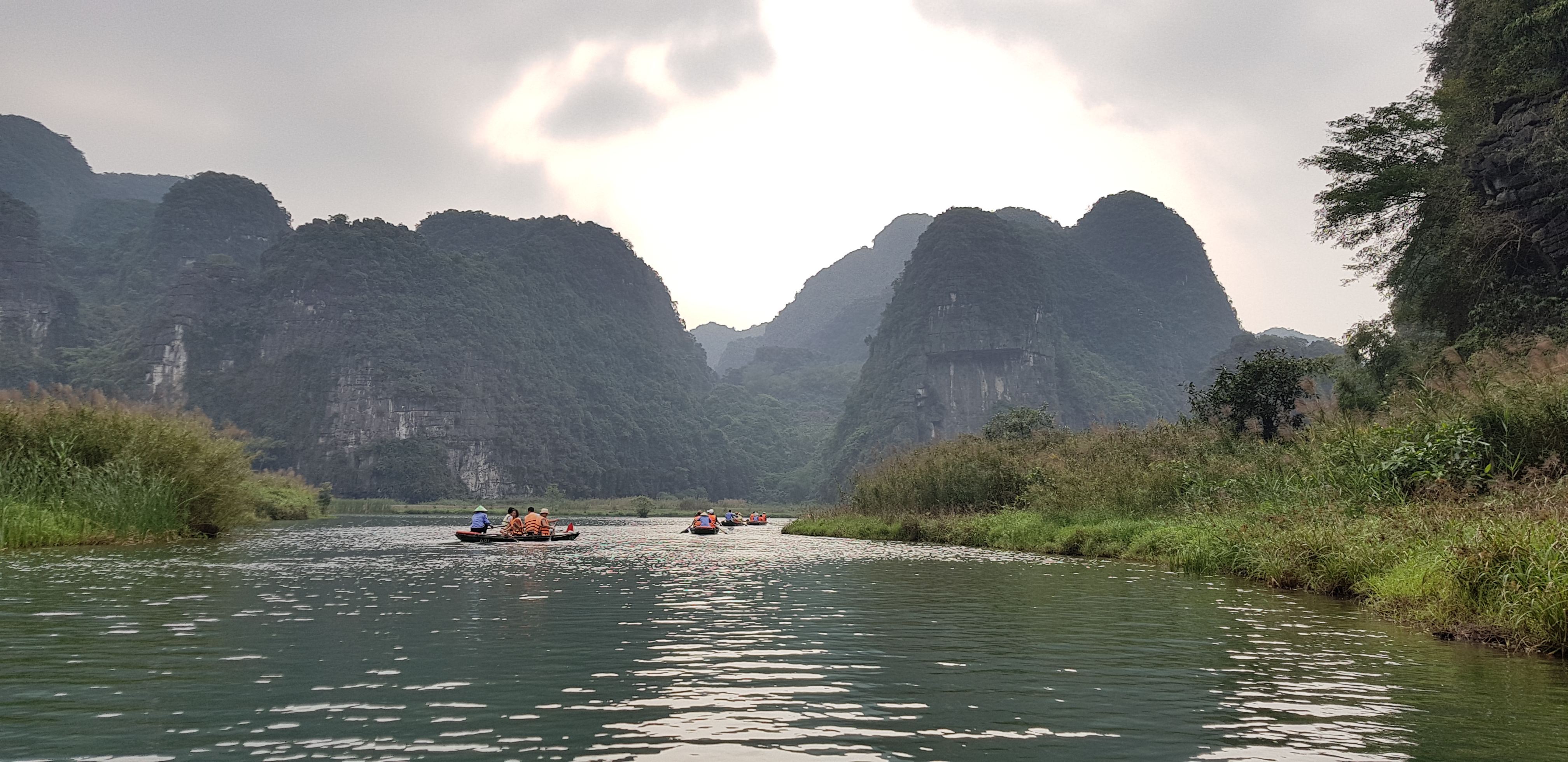Excursión de un día a Trang An y Ninh Binh