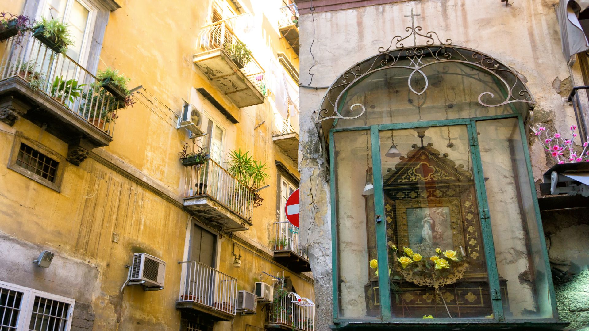 PANORAMIC TOUR OF NAPLES’ NEIGHBORHOODS - Photo 9