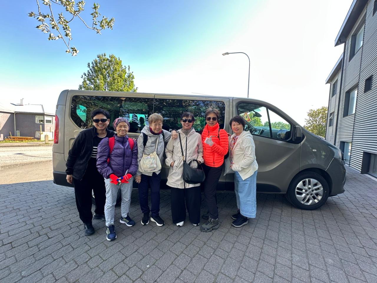 Golden Circle Private Tour with Faxafoss from Keflavik Airport - photo 2