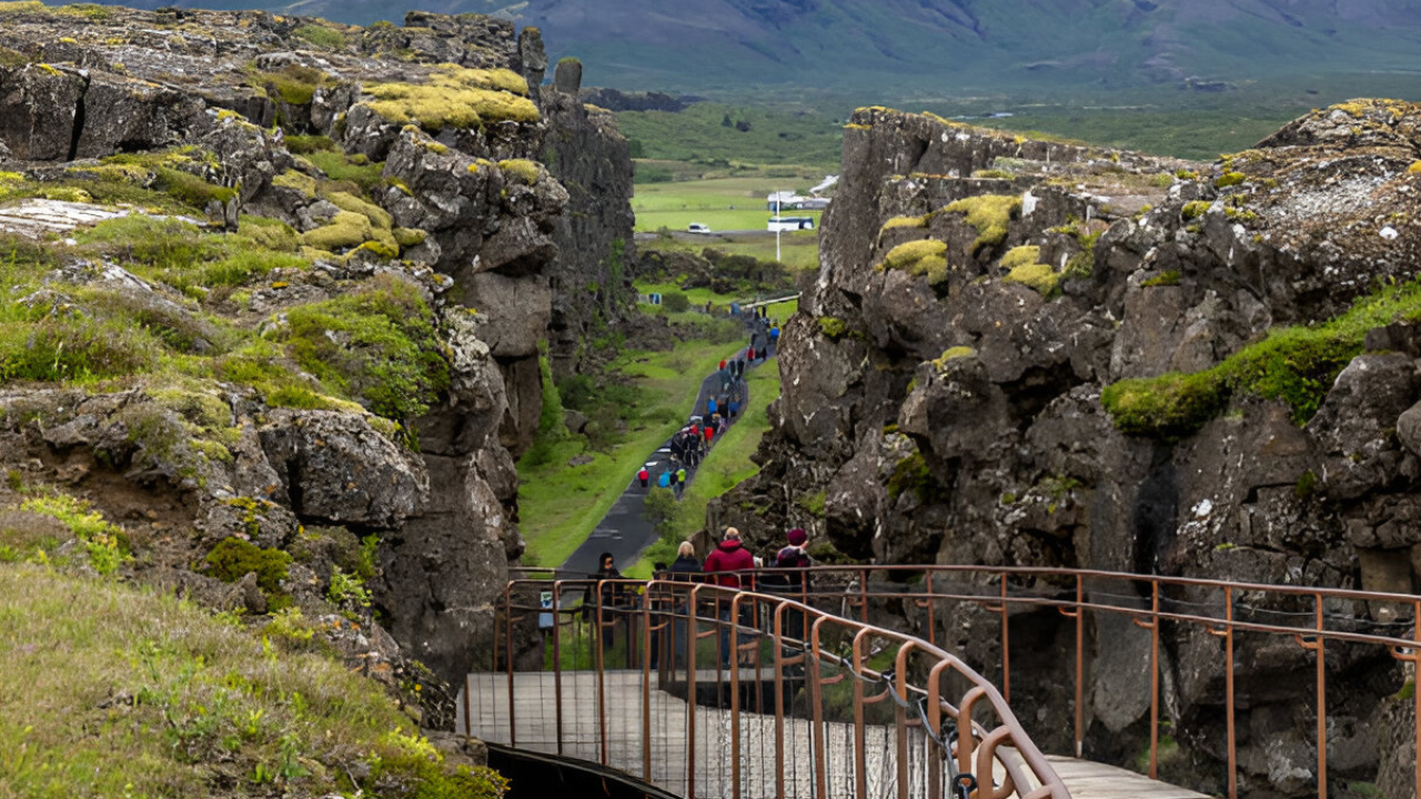 Golden Circle Tour with German Guide: Small Group from Cruise Terminal - photo 13