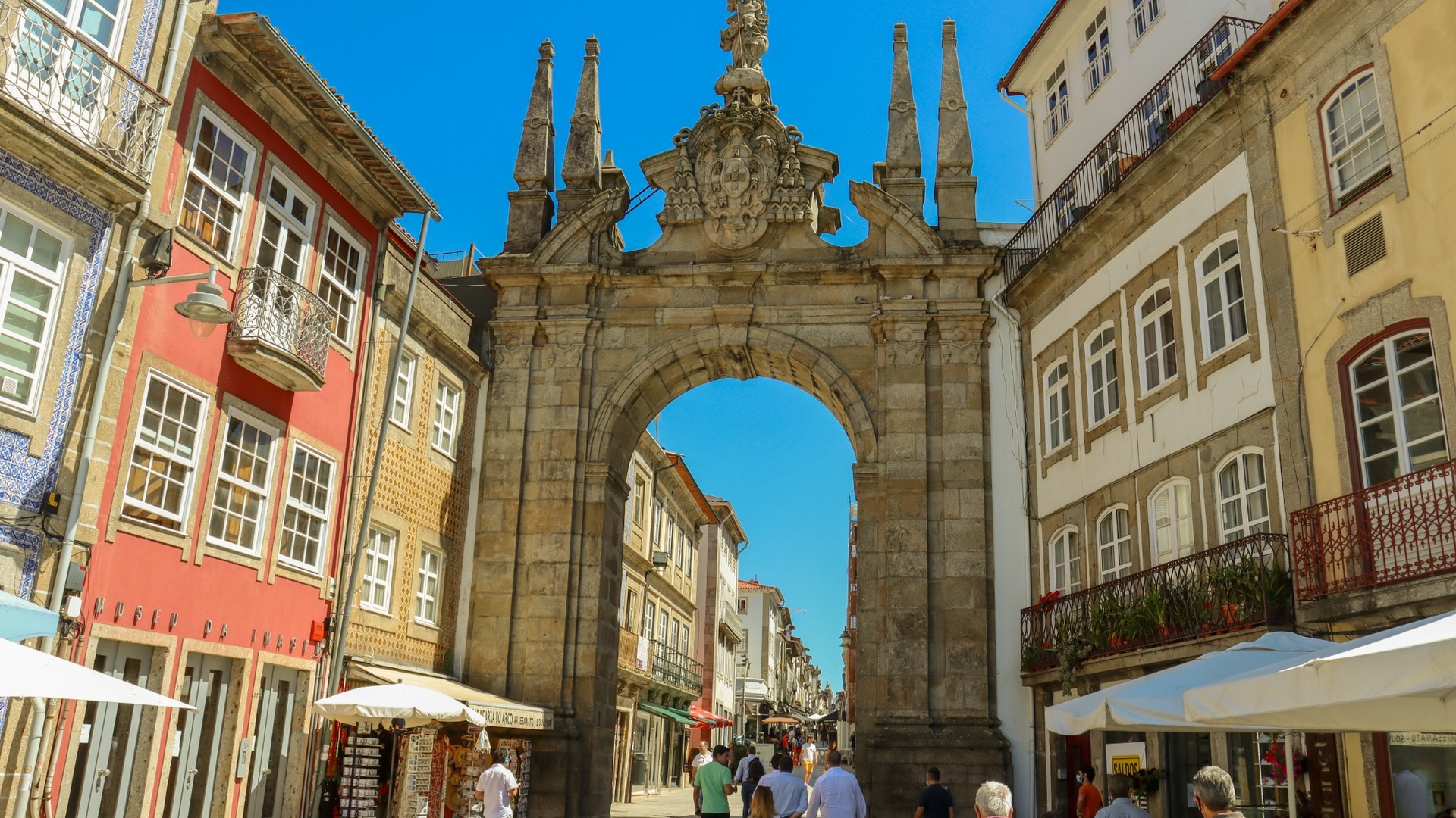 Private Day Tour from Porto: Guimarães, Braga and Bom Jesus - Photo 3