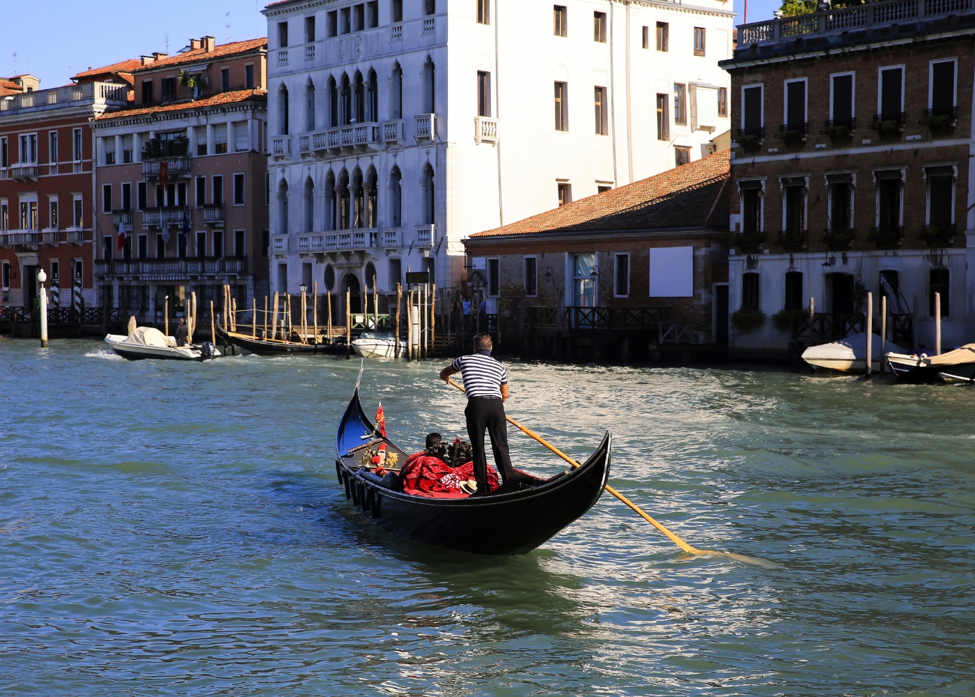 Romantic Gondola Ride with Live Serenade along the Grand Canal - Photo 16