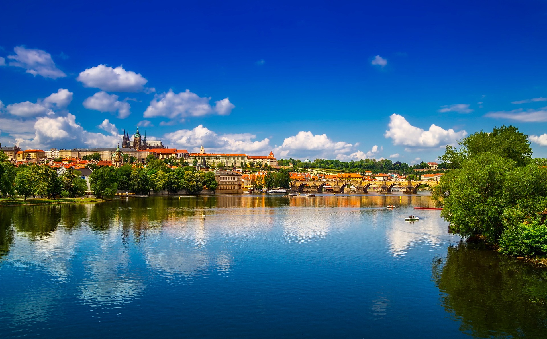Salzburg to Prague private taxi transfer – Image 1 | WeShare