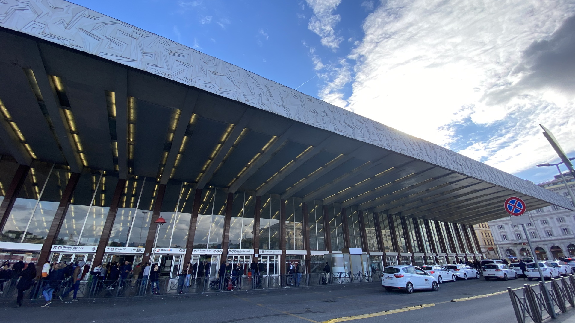 Private One-Way Transfer from Rome Termini station to Rome city center or vv.  - Photo 2