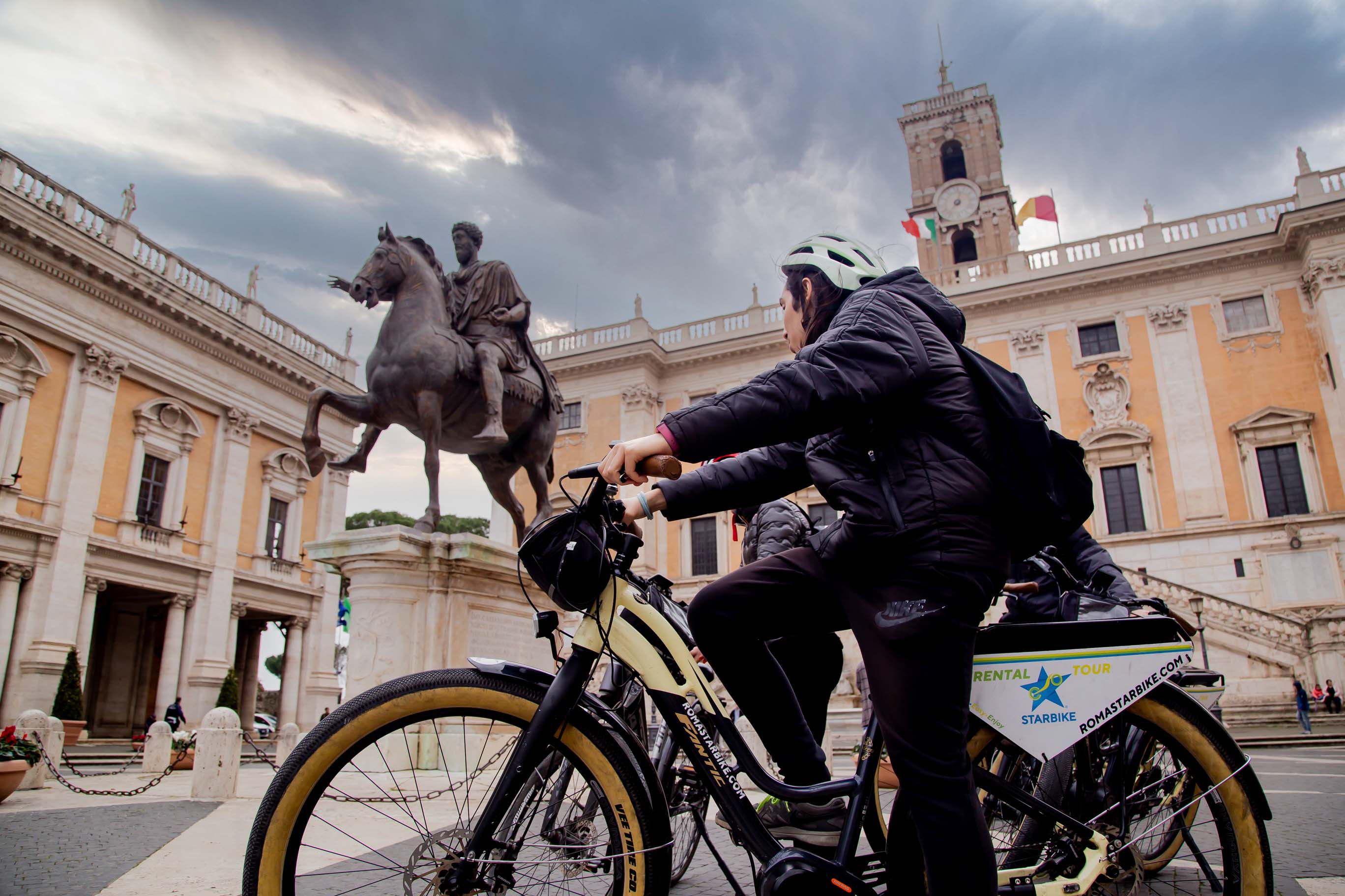 Roma'da Bir Gün e-bisiklet Turu ve Öğle Yemeği ile