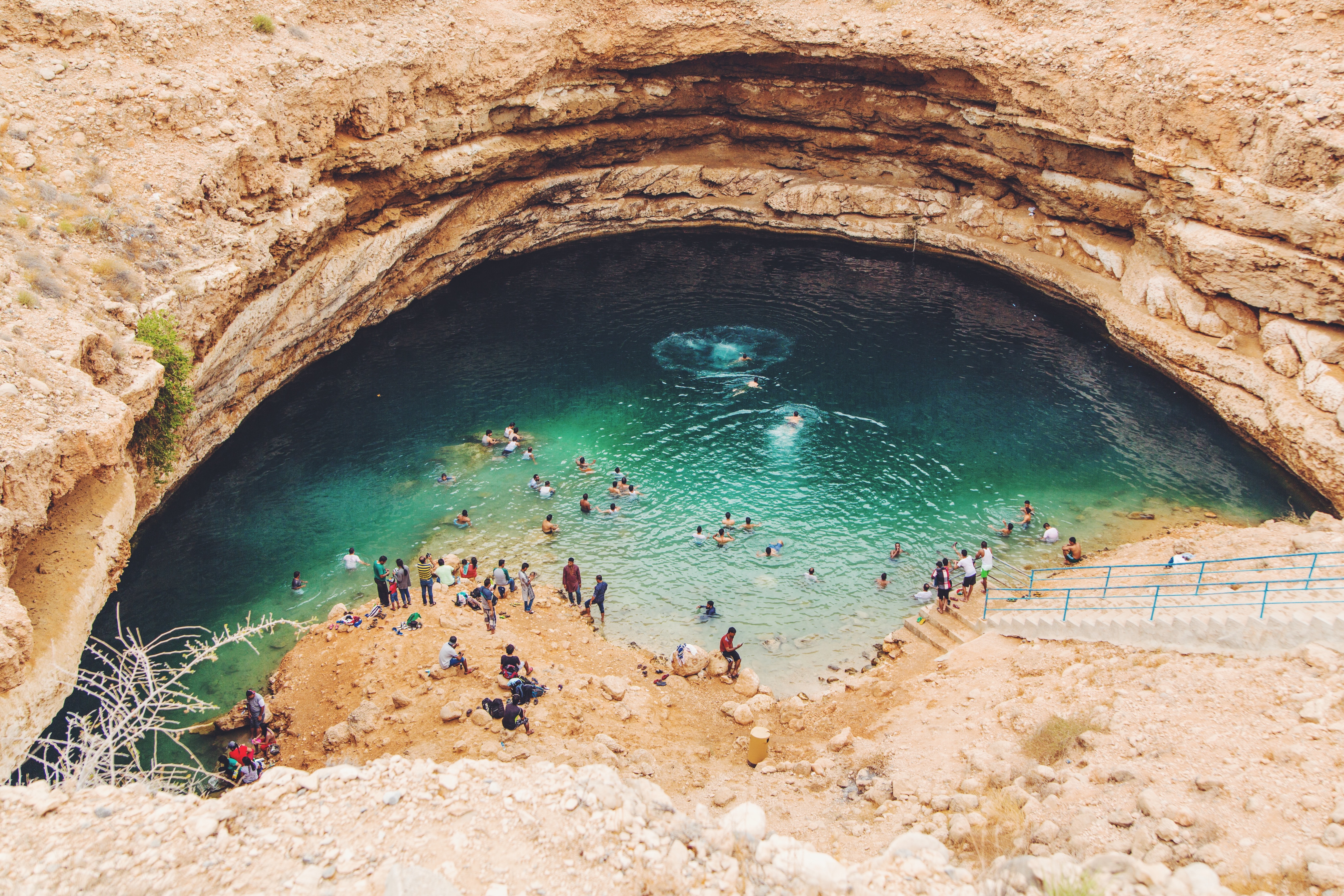 Excursión de día completo a Wadi Shab y Bimmah Sinkhole - Foto 3