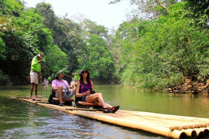 PHUKET-PHANG NGA: Rafting en bambú, baño y paseo en elefante, tortugas marinas y elección de actividades