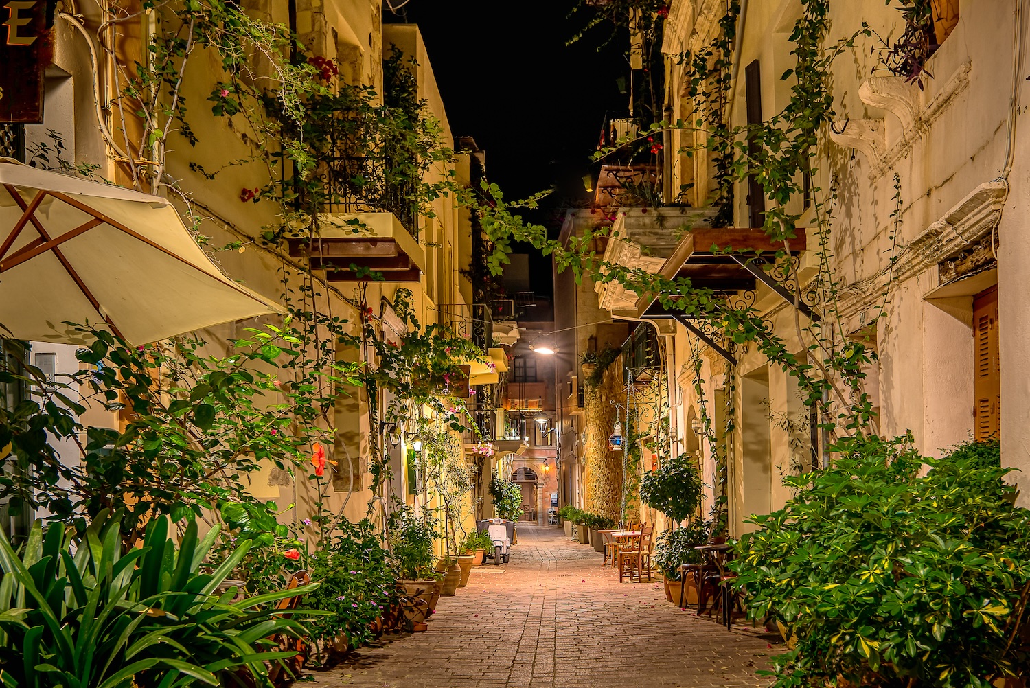 Private Tour from Rethymno: Chania City Evening