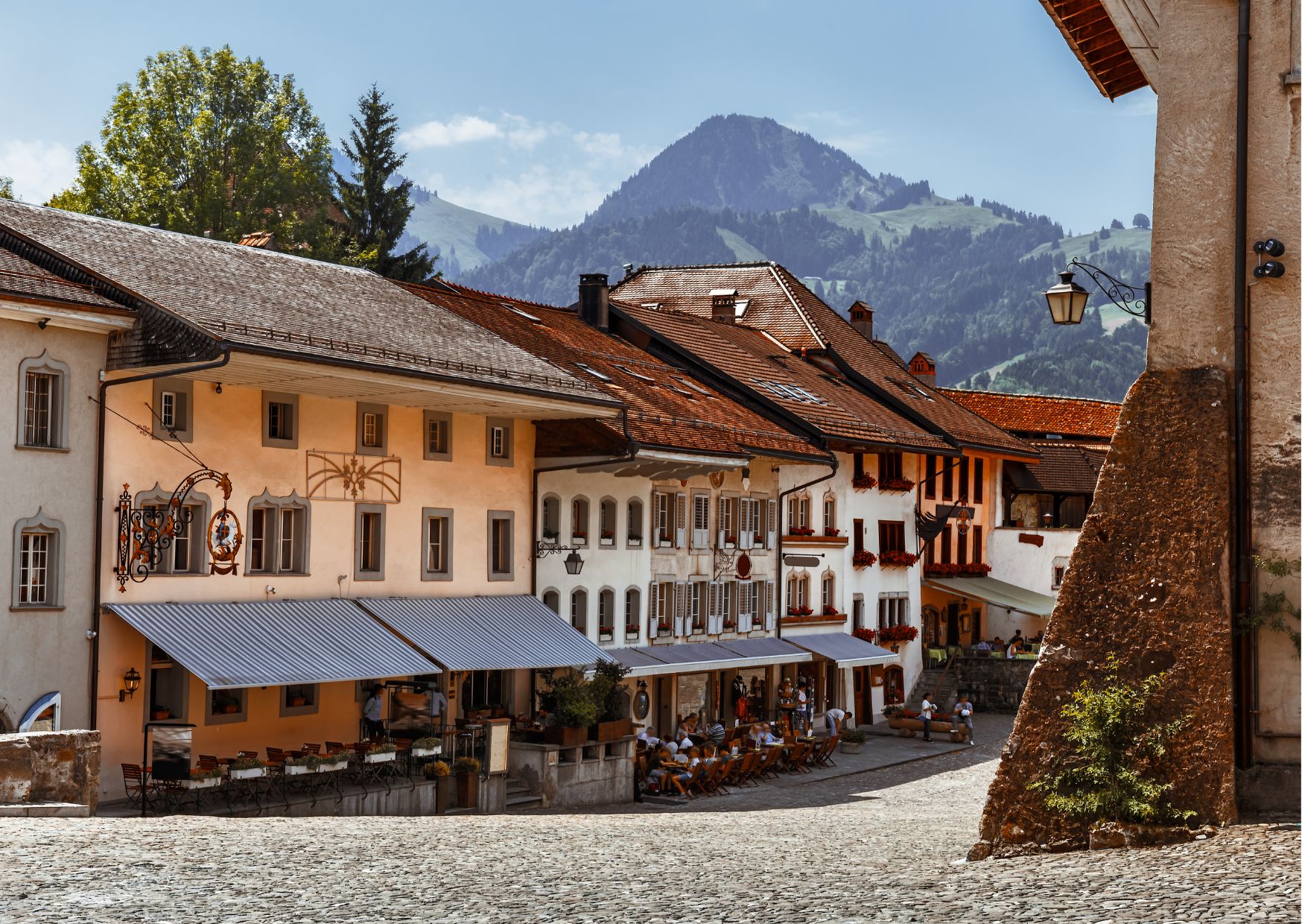Lucerne: Private Car Tour to Gruyeres, Vevey, Montreux & Fribourg - Photo 2