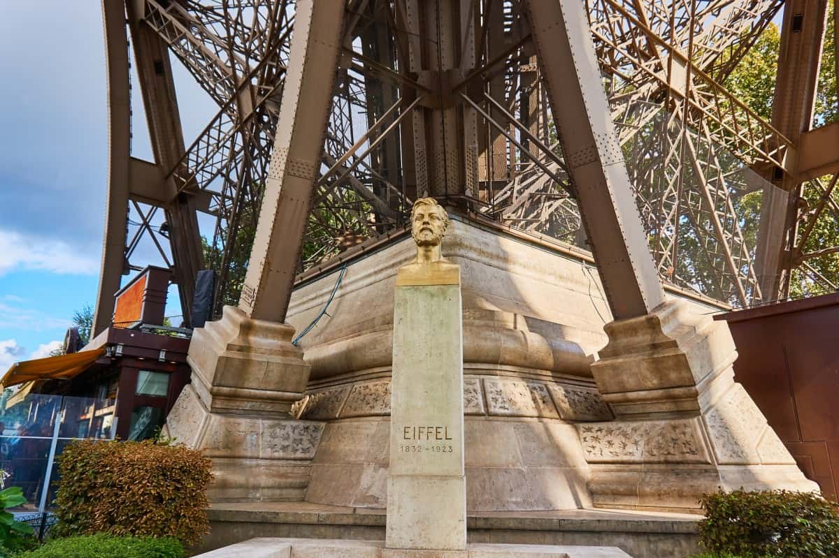 Dinner In Eiffel Tower with Priority Access and Seine River Cruise - Photo 9