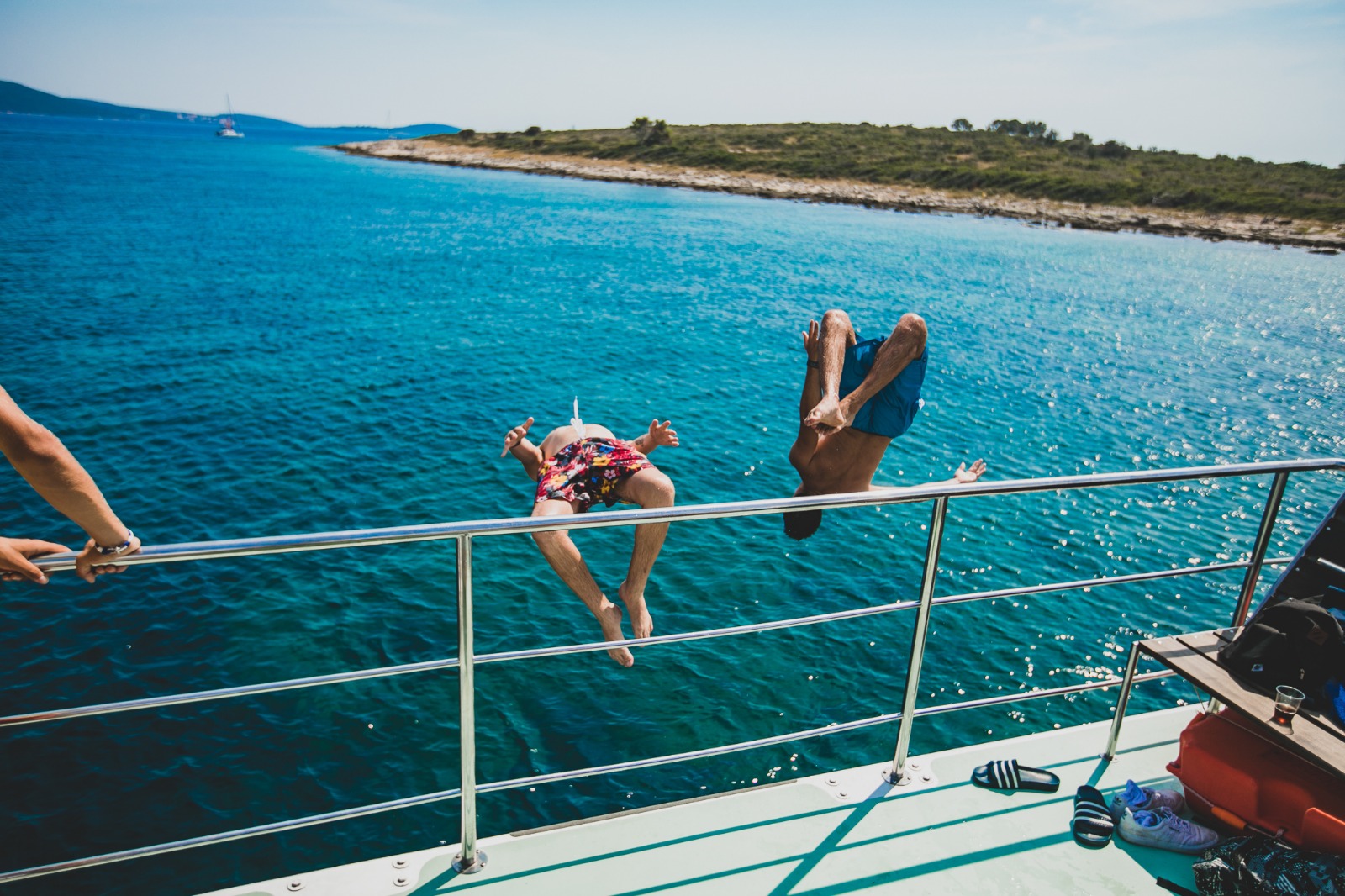 Three Islands Boat Tour from Split with Lunch and Drinks All Inclusive - Photo 4