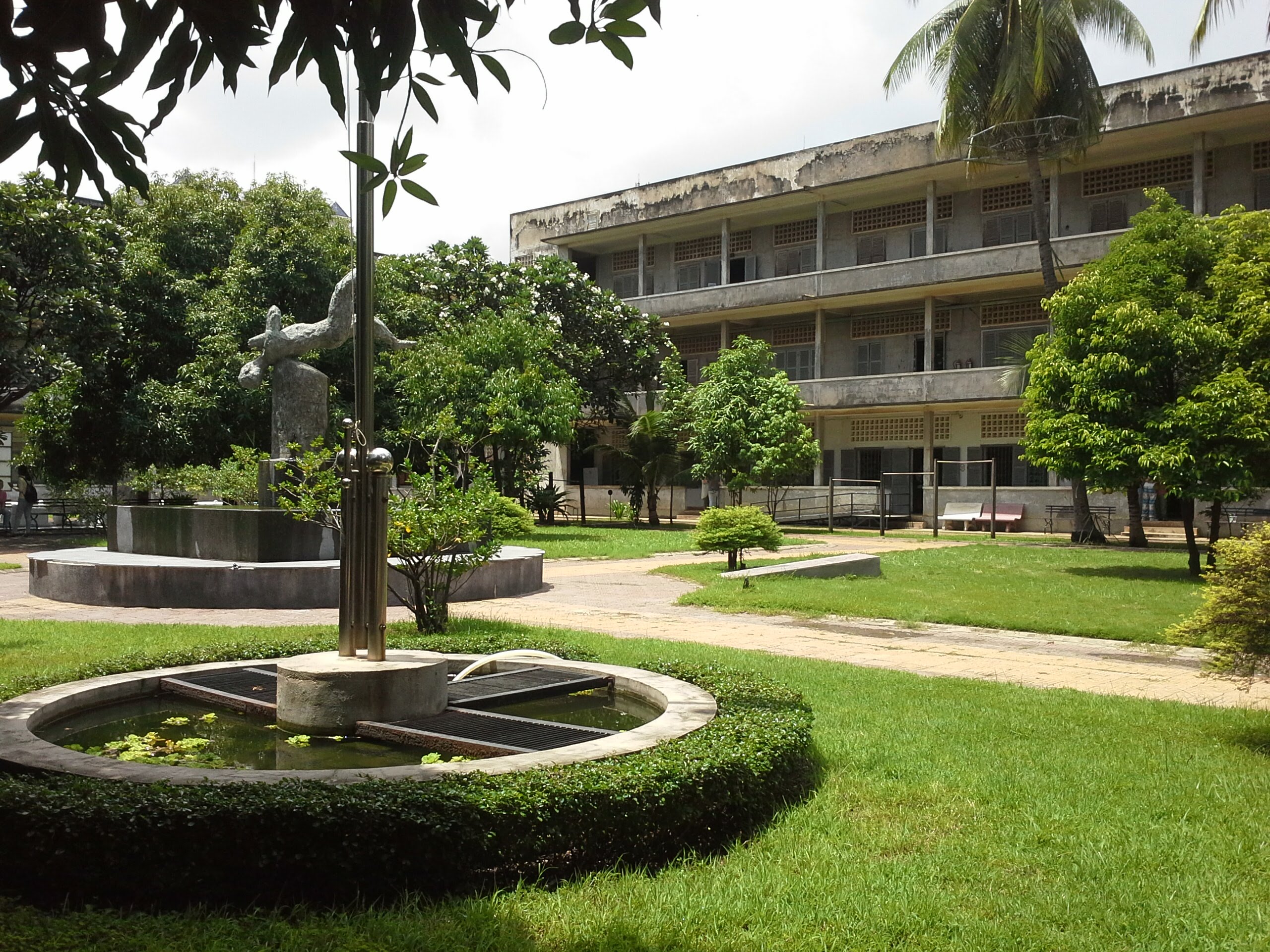 Private Half Day Exploration of S21 Genocidal Museum & Killing Field. — photo 3